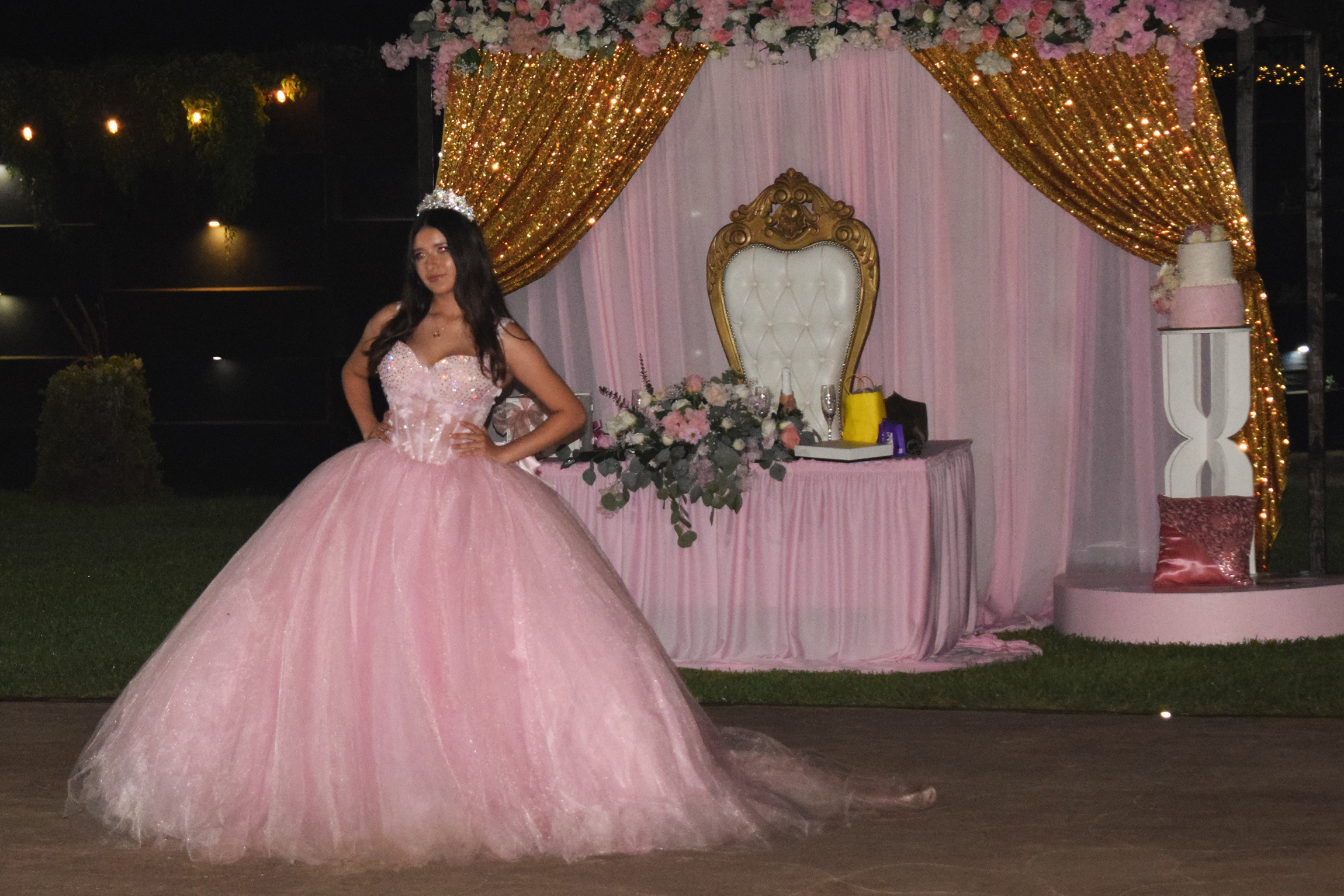 Monalissa celebró sus XV primaveras.
