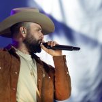 Carín León abre circuito por la paz