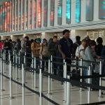 Va para largo caos en aeropuertos de EU