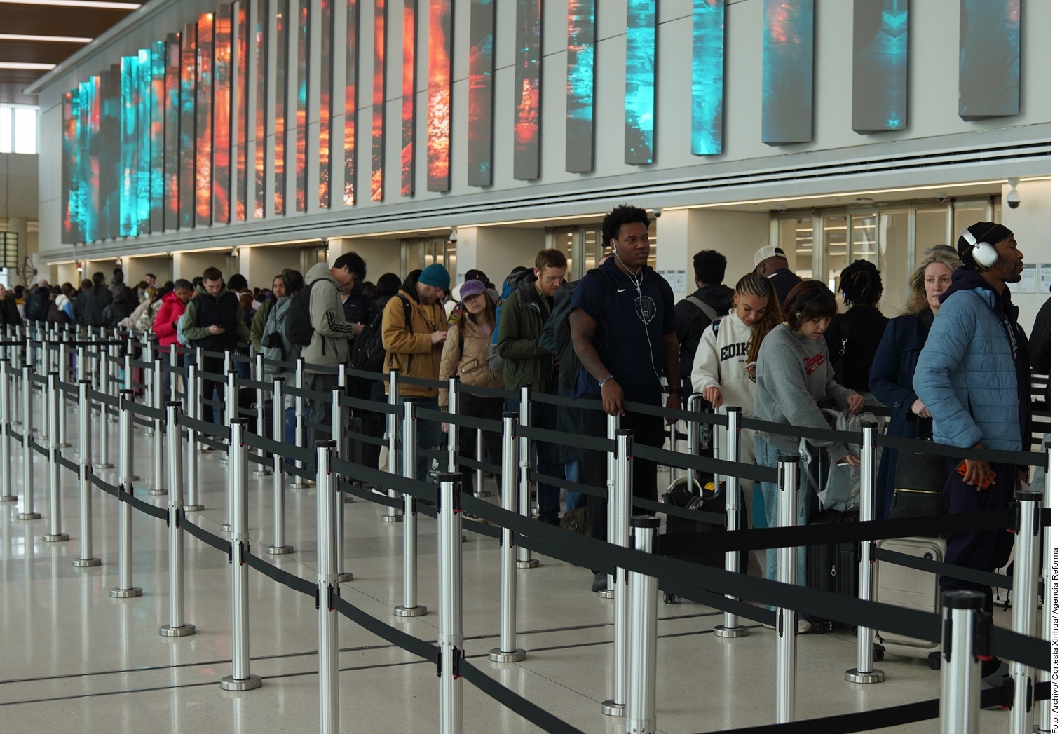 Va para largo caos en aeropuertos de EU