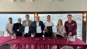 Firma UTT convenio con Canirac Ensenada